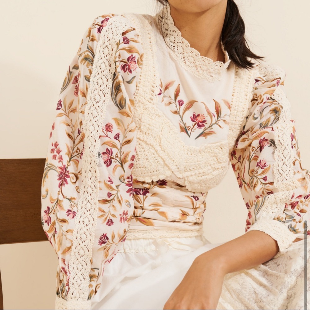 Farm rio floral and crochet blouse - Picture 1 of 3